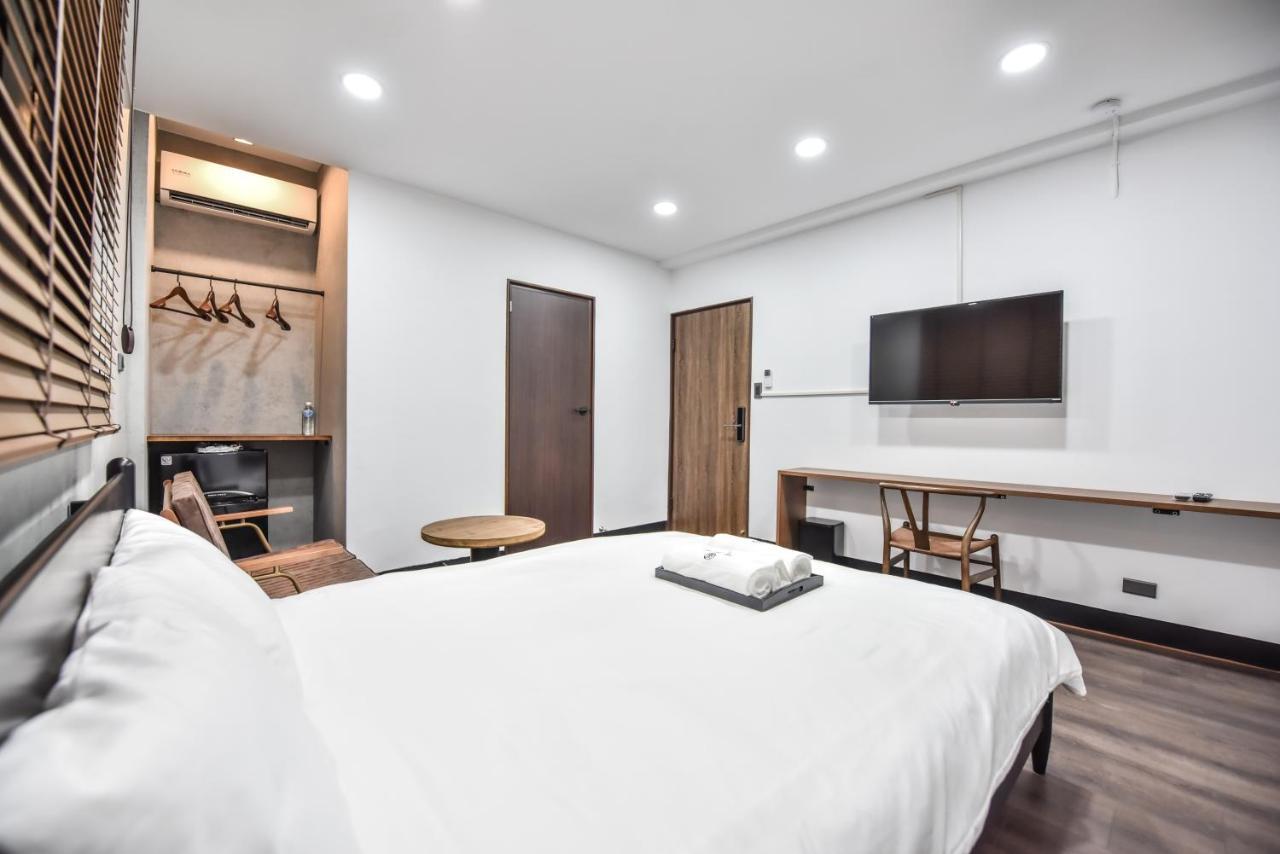 Eryang Homestay Tainan Luaran gambar