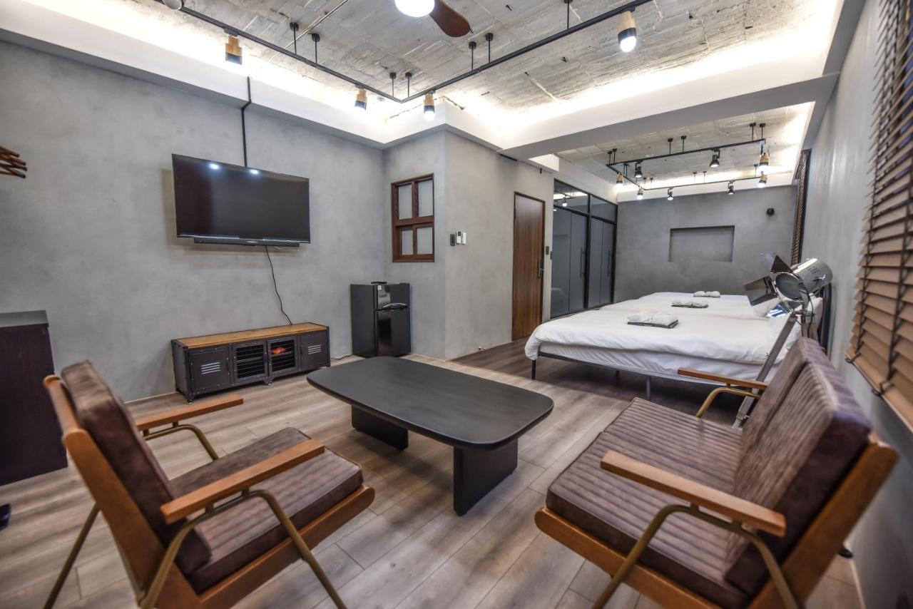Eryang Homestay Tainan Luaran gambar